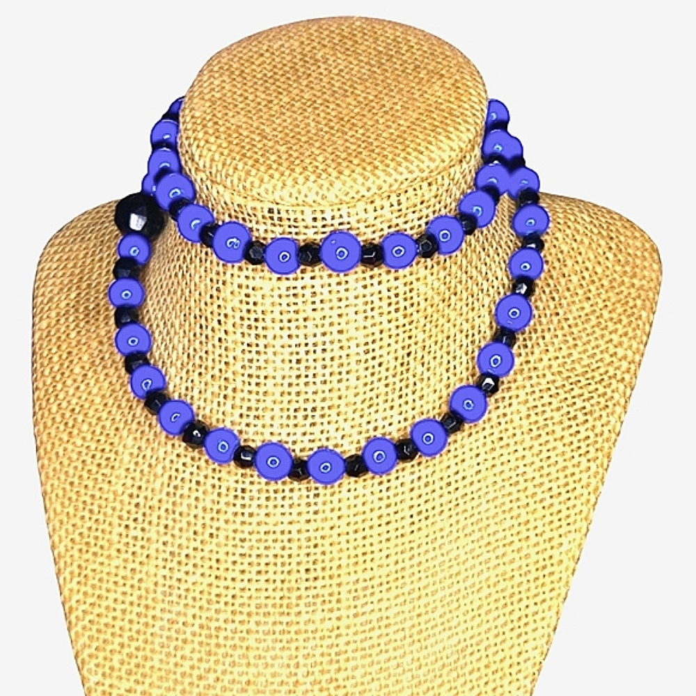 Vtg Blue and Black Glass Beaded Necklace